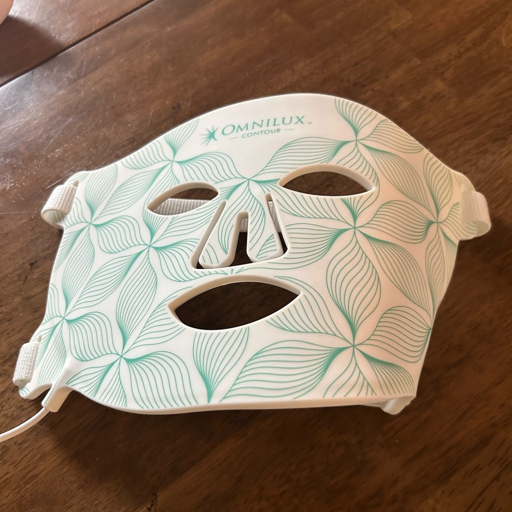 Omnilux Contour White and Green Face Mask